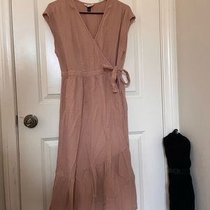 Size M maxi dress.